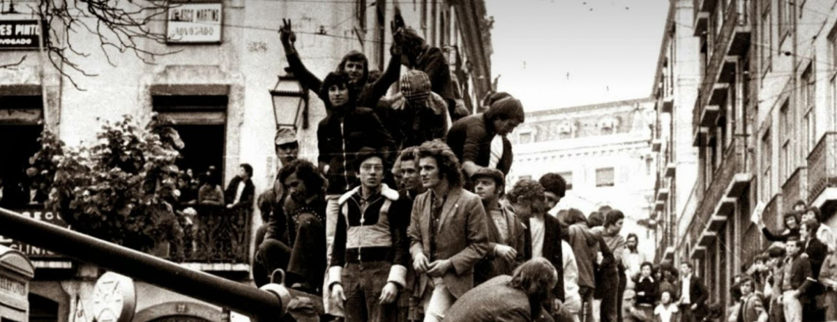 Gestos & Fragmentos - Ensaio sobre os Militares e o Poder